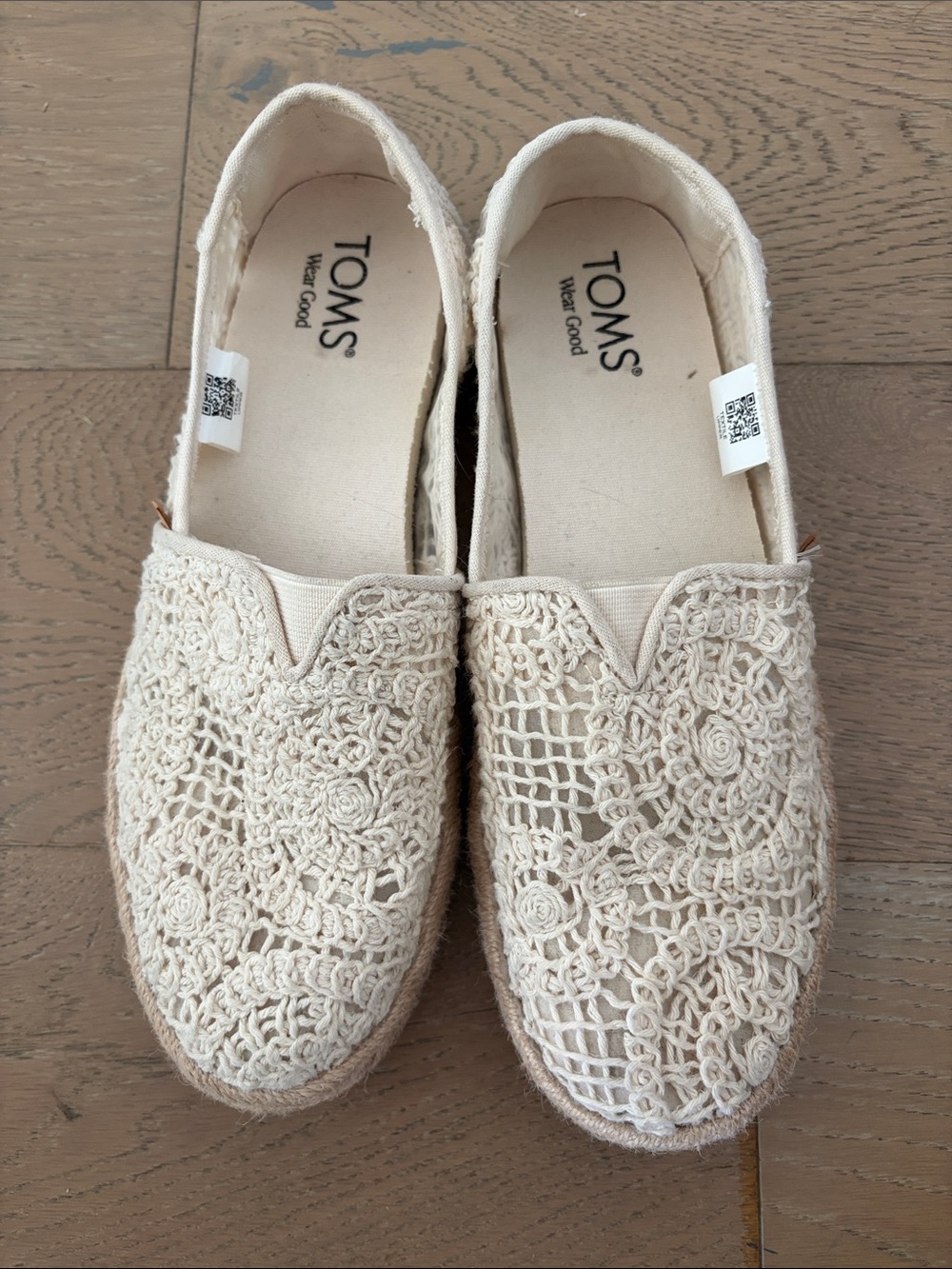 TOMS Crochet Boho Casual Espadrille Slip-Ons in Cream, size 8